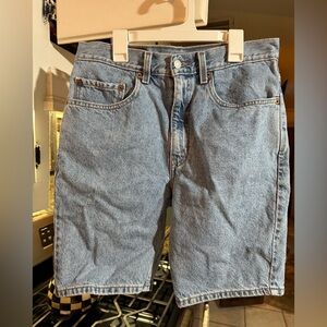 Vintage Levi’s size 32 shirts